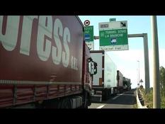 MyFerryLink: Calais port still blocked