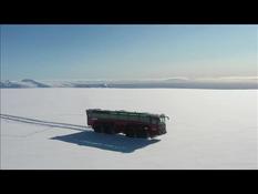 Iceland: this giant bus that crosses the threatened glaciers