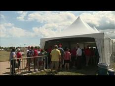 Trump supporters line up for Wisconsin rally