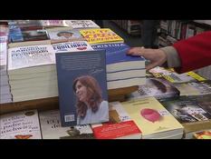 Argentina: Kirchner publishes book as campaign launch