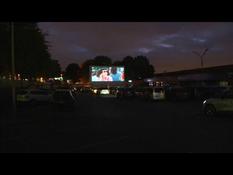 "Grease" projected on a supermarket parking lot: the French drive-in, Covid-19 dam
