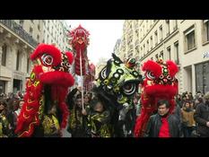Chinese New Year: in Paris, dragons dance