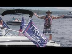 New Hampshire: Donald Trump supporters organize a procession of boats