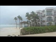 Mexico: strong winds over Playa del Carmen as Hurricane Zeta approaches