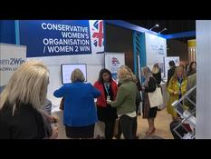 GB: Conservatives react to accusations of touching Johnson