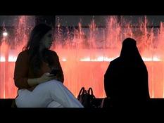 Saudi women rebel against abaya port