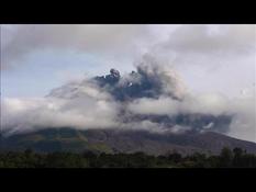 Indonesia: Air alert after another eruption of Sinabung