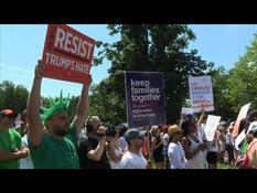 Washington: Thousands protest against Trump