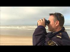 "White tide": in Gironde, the gendarmerie patrols by motorbike on the beaches where the cocaine runs aground