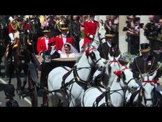 Harry and Meghan begin their procession in Windsor (2)