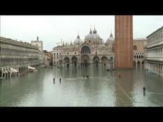Venice again under water, Saint Mark closed