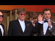 Cannes: Elton John on the red carpet for "Rocketman" (HD)