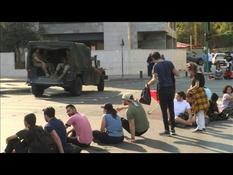 Lebanon: demonstrators reinforce roadblocks