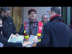 Pensions: strikers distribute leaflets in front of the Banque de France headquarters