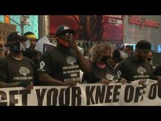 USA: George Floyd’s brother protests against police violence