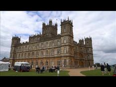 Before the release of the film, the fever "Downton Abbey" seizes Highclere castle