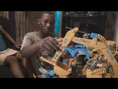 Cameroon: a "little genius" of technique dreams of returning to school