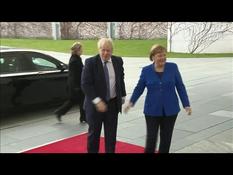 Merkel welcomes participants in Libya conference (1)