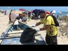 On the beaches of Tunisia, citizens at war against waste