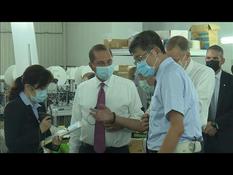US Secretary of Health visits mask factory in Taiwan